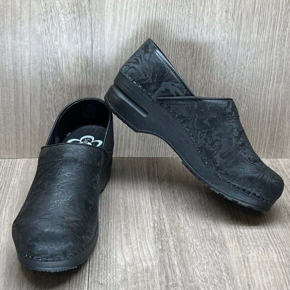Sanita Shoes Womens Sz 38 Tooled Leather The Original Danish Clogs Slip On Black - Picture 8 of 13